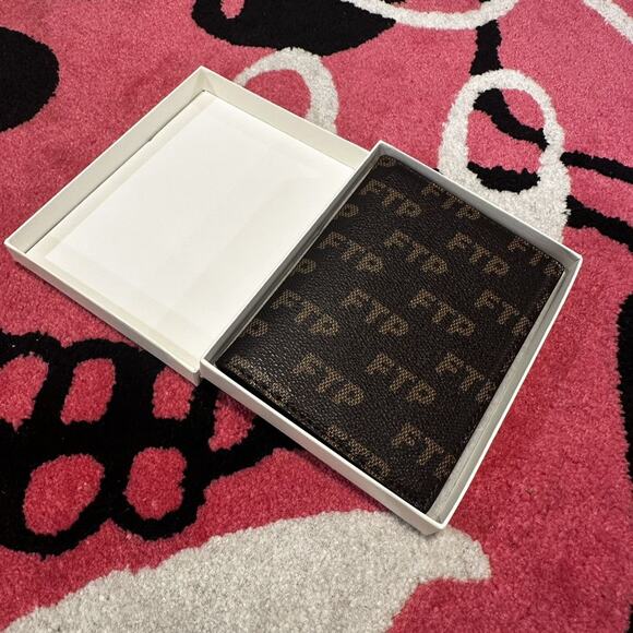 FTP Logo Repeat Card Holder – One Size – Brand New - Picture 6 of 7